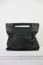 Tas veel spikes en ketting hengsel