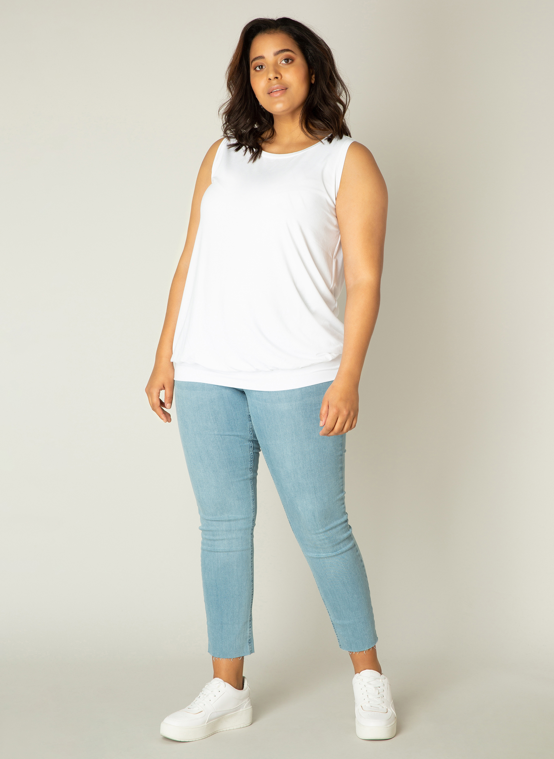 Base Level Curvy singlet Yasmina Base Level Curvy singlet Yasmina