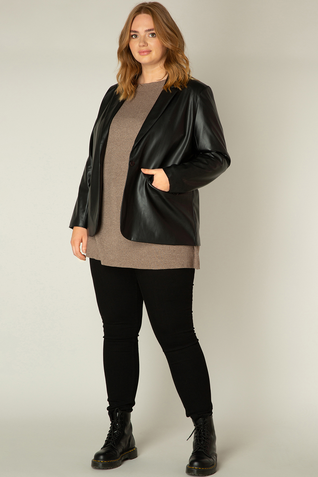 Yesta blazer Aya Essential Yesta blazer Aya Essential
