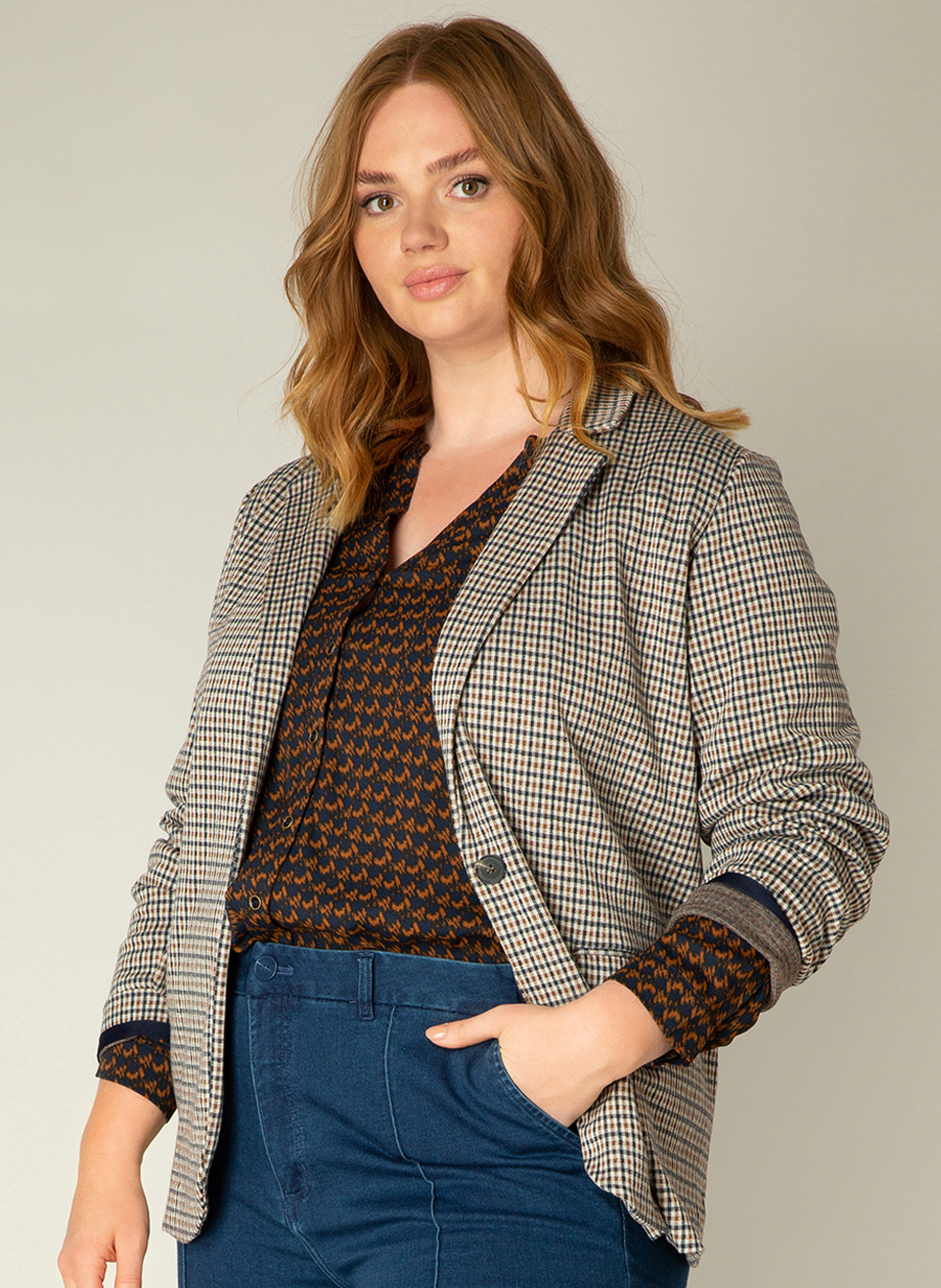 Yesta ruit blazer Aya Essential Yesta ruit blazer Aya Essential