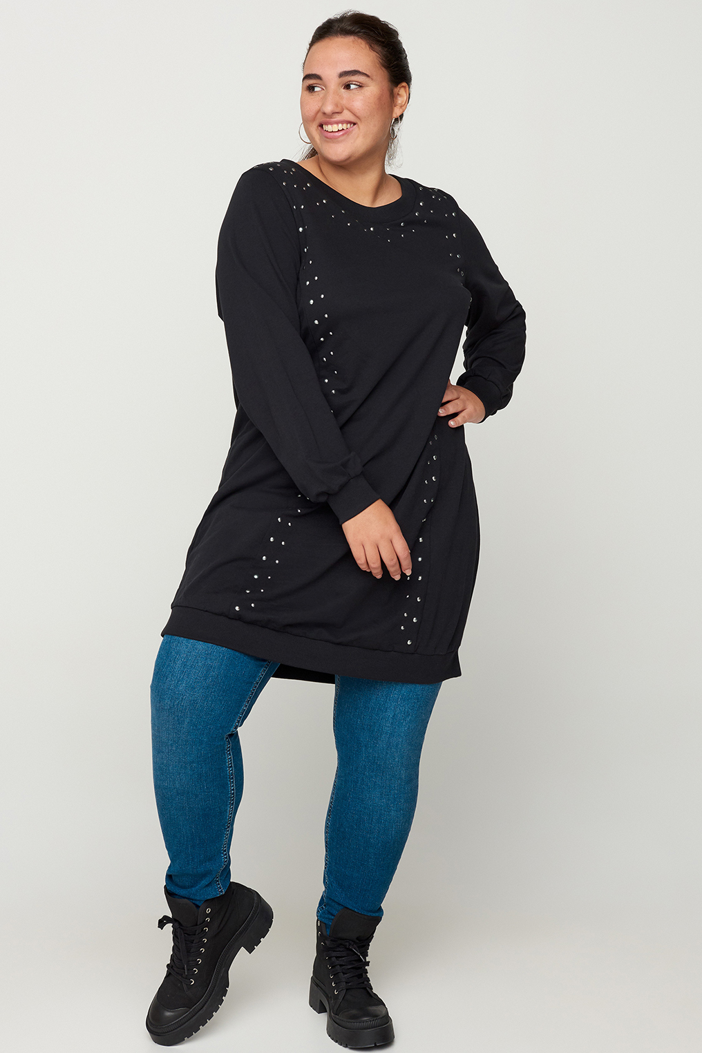 Tuniek KAIT Zizzi studs details Tuniek KAIT Zizzi studs details