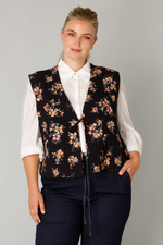 Vest Fiona Yest Curve