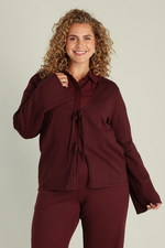 Yest Curve vest Gladys