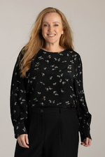 Yest Curve blouse Hanika