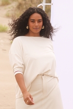 Yest Curve shirt Liona