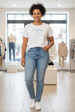 Yest Curve shirt Hadjer Essential