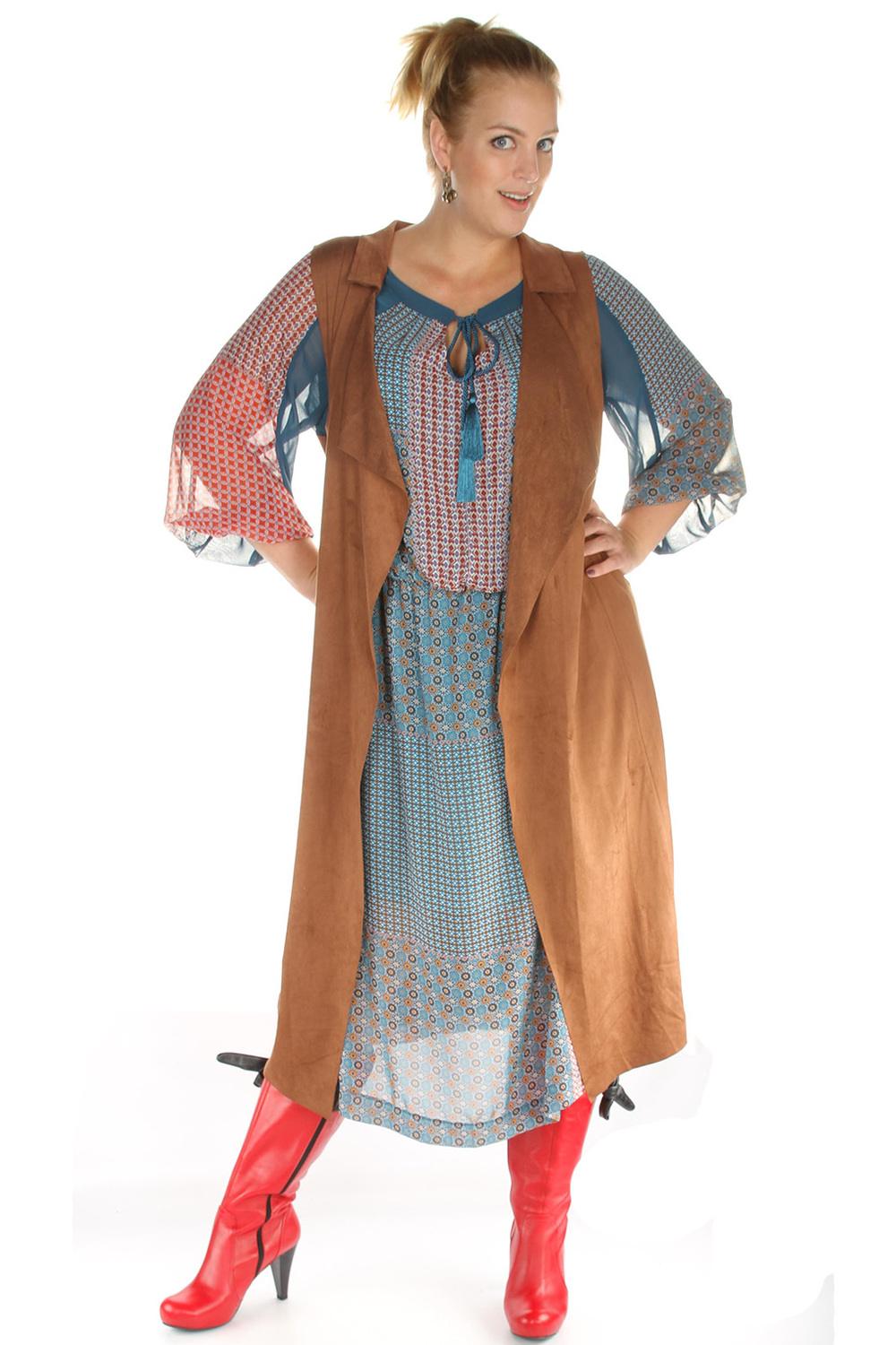 Grote maten dameskleding Ook vrouwen die zijn aangewezen op grote maten dameskleding. Kies een paar items en je hebt de basis van een te gekke outfit. Speel met sieraden, hoeden of opvallende schoenen: en je bent good to go! Hip & fashionable, ook met een maatje meer. Naast deze basics, kun je .